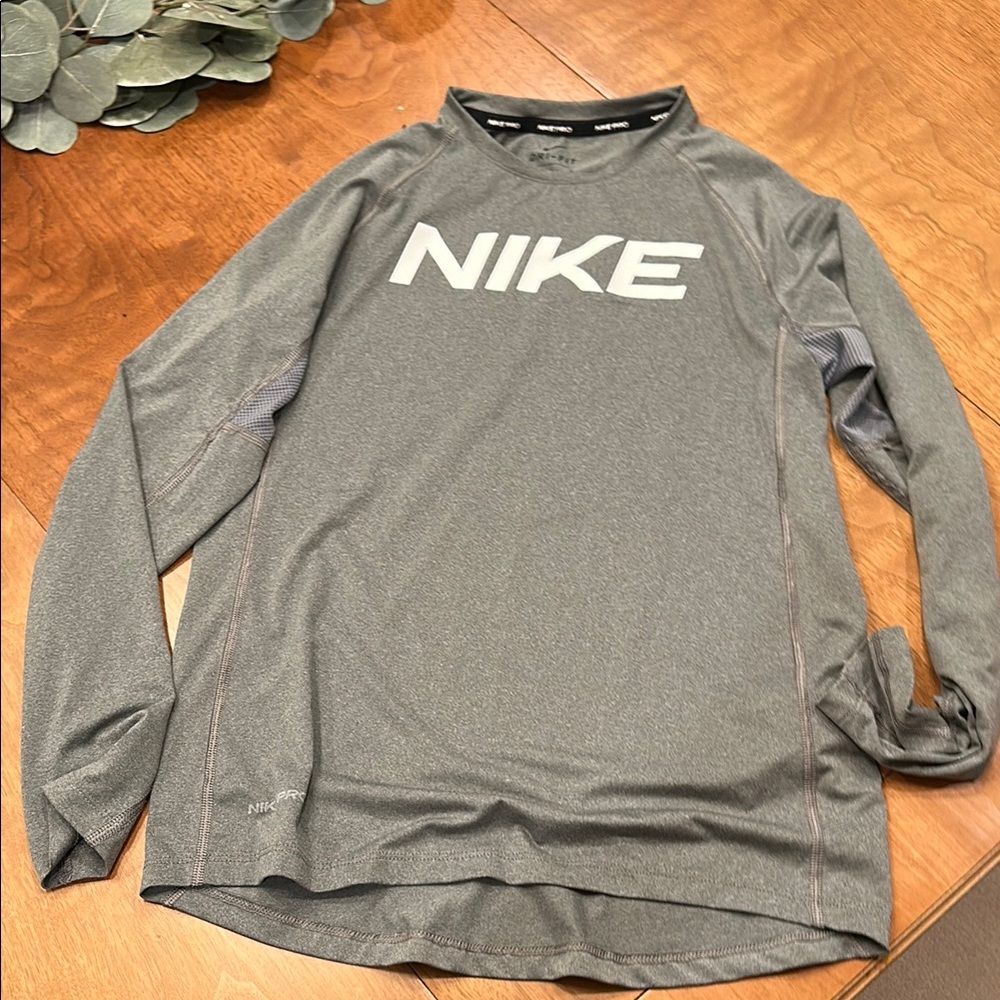 Nike Pro Gray Long Sleeve Shirt size large